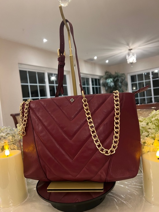 ANTONIO MELANI Handbags - Antonio Melani Bordeaux Quilted Leather Chain Shoulder Bag Luxe Chic